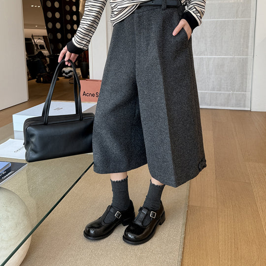 Damen Mary Jane Schuhe mit dekorativen Lochmustern und klassischem Riemchen EB
