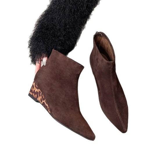 Damen Ankle Boots mit eleganter spitz zulaufender Form und tierischem Akzent EB