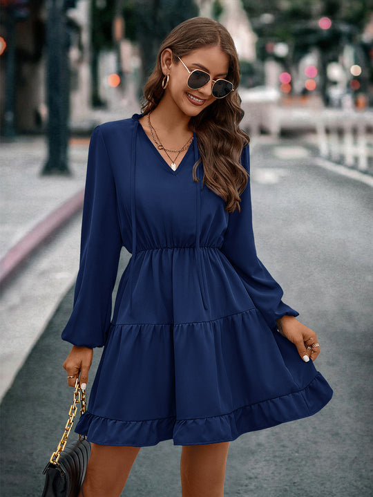 Damen kurzes Kleid mit lässigem Schnitt und Volantdetails EB