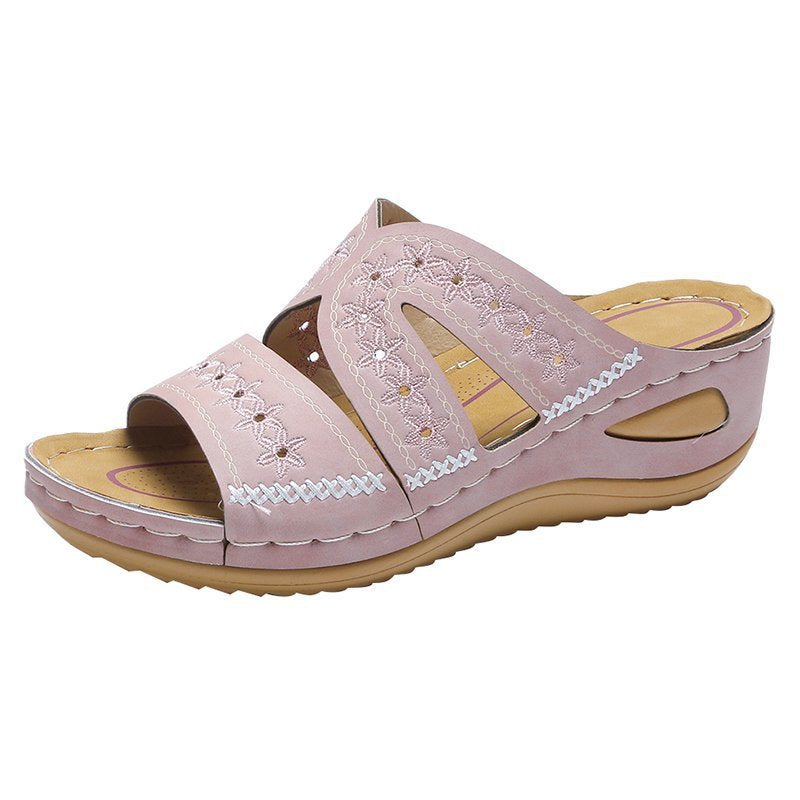 Damen Komfortable Wedgesandalen mit floralem Stickdesign EB