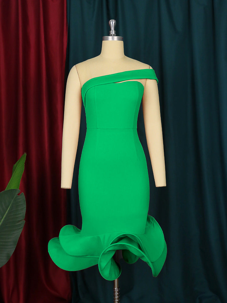 Damen elegantes Cocktailkleid mit asymmetrischem Ausschnitt und voluminösem Saum EB