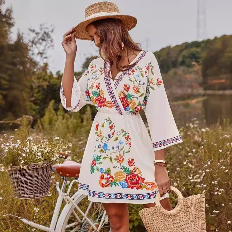 Damen Sommerliches Kleid mit raffinierten Stickdetails EB