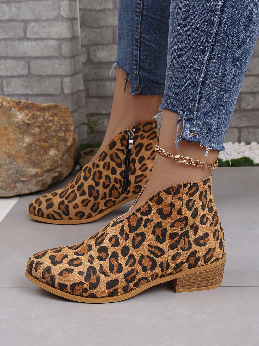 Damen nan V‑Ausschnitt Ankleboots aus Veloursoptik mit seitlichem Reißverschluss und niedriger Holzblocksohle EB