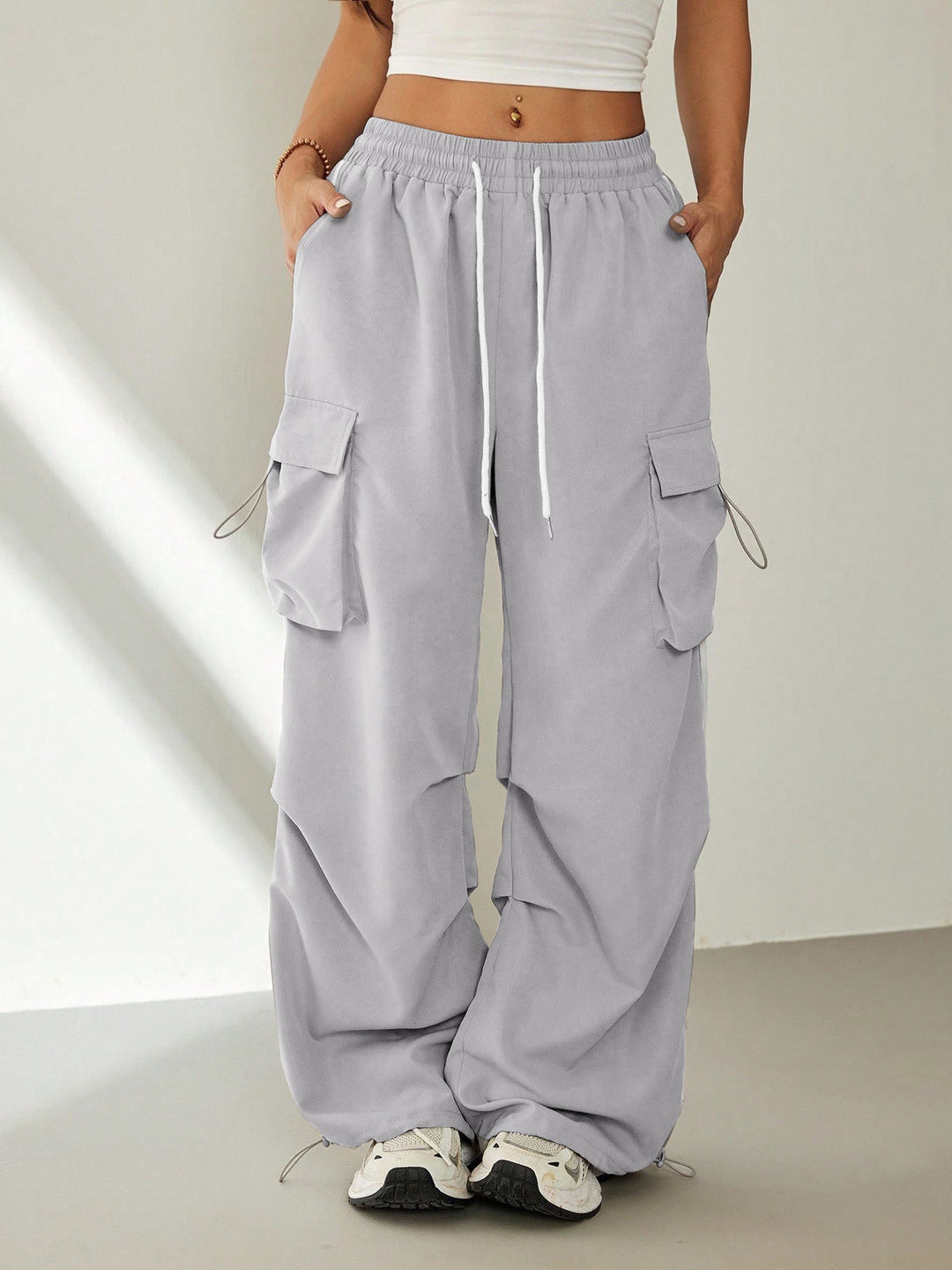 Damen Cargo-Hose mit seitlichen Taschen und elastischem Bund EB