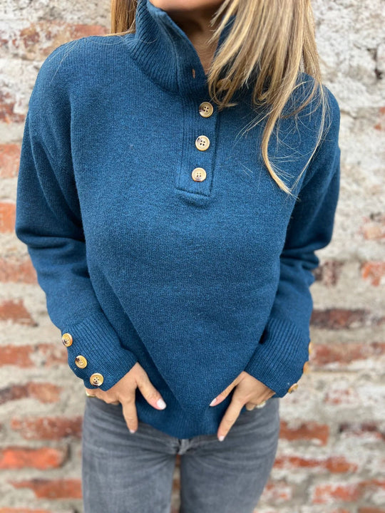 Damen modischer Strickpullover mit Knopfdetails und hohem Kragen EB