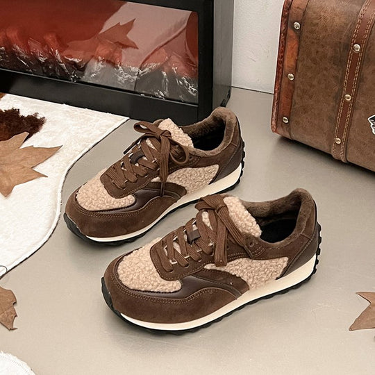 Damen sportliche Sneaker mit kuscheligem Fellkragen und rutschfester Gummisohle EB