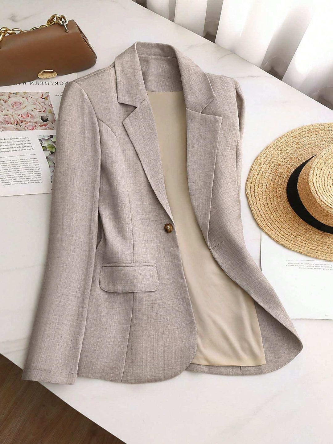 Damen Eleganter und leichter Blazer mit modernem Schnitt und praktischen Taschen EB