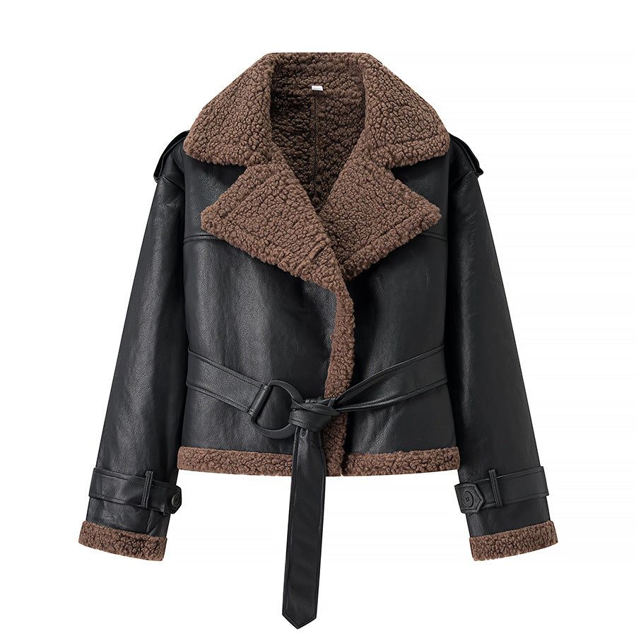 Damen Kunstlederjacke mit flauschigem Kragen und tailliertem Schnitt EB