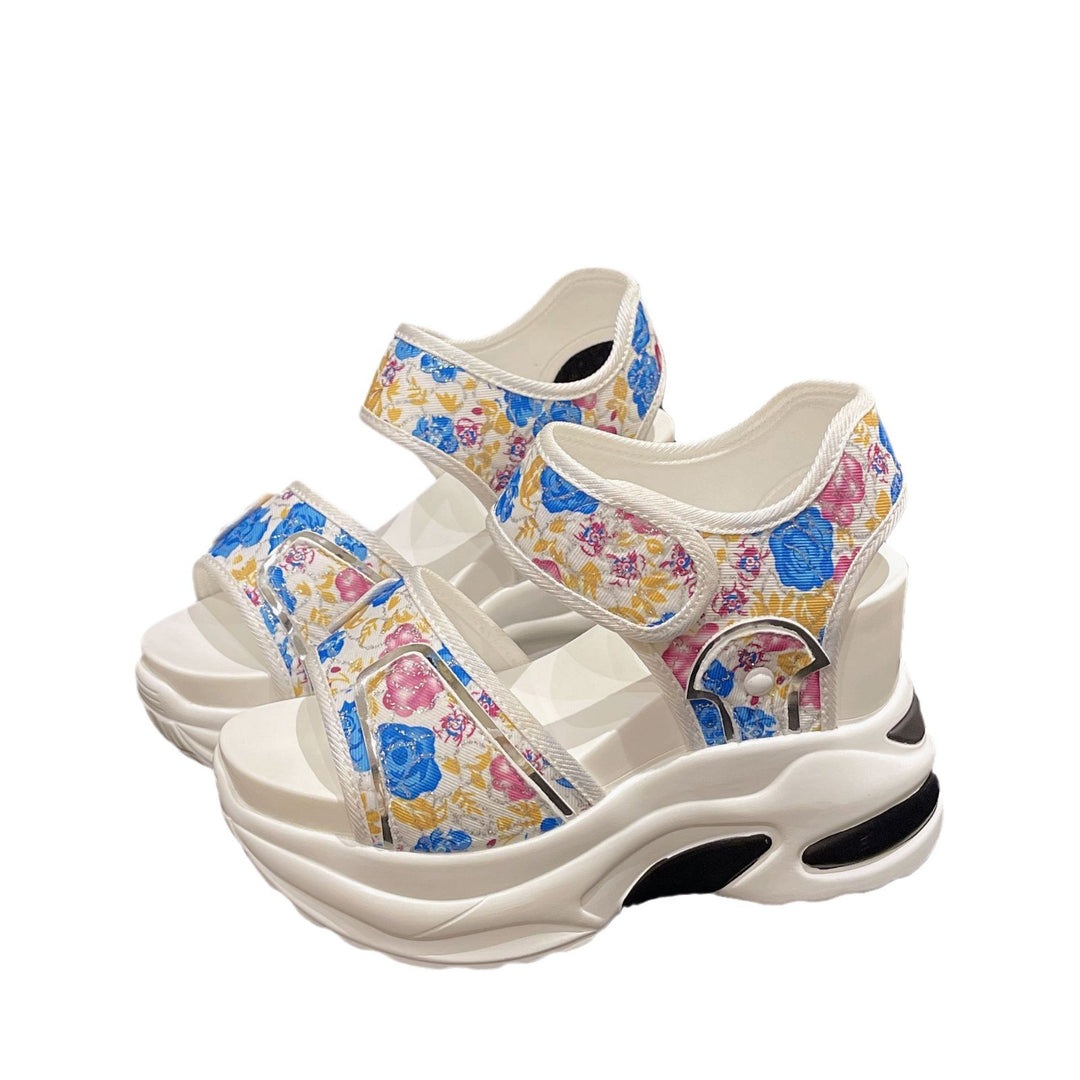 Damen Massiver Keilabsatz-Sandalette mit verstellbaren Klettriemen und geblümtem Textilobermaterial EB