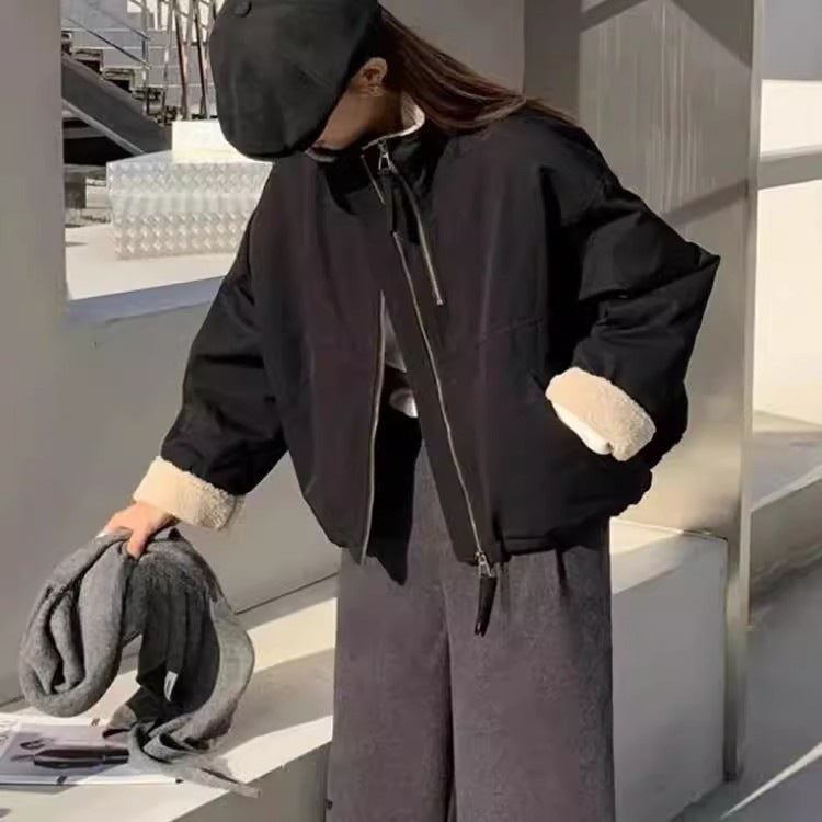 Damen Kurze Oversize Bomberjacke mit Teddyfutter an Bündchen und Stehkragen EB