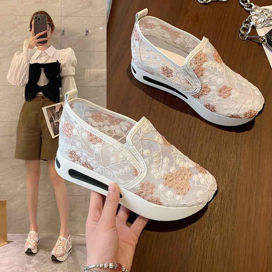 Damen Slip-On Sneakers mit floralem Spitzen-Design und bequemem Innenfutter EB