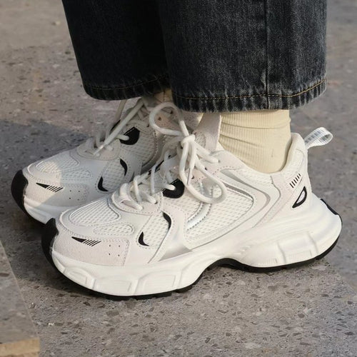 Damen Sportliche Performance-Sneaker mit atmungsaktiven Mesh-Einsätzen EB