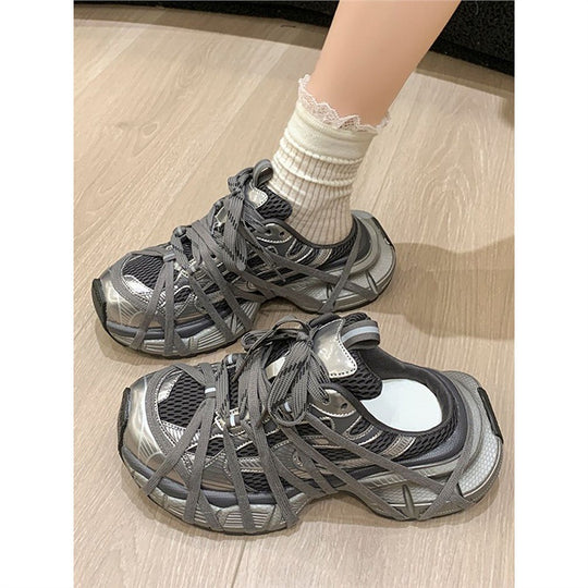 Damen Chunky-Sneaker mit mehrfachen Zier‑Riemen, atmungsaktivem Mesh und ergonomischer Plateau-Sohle EB