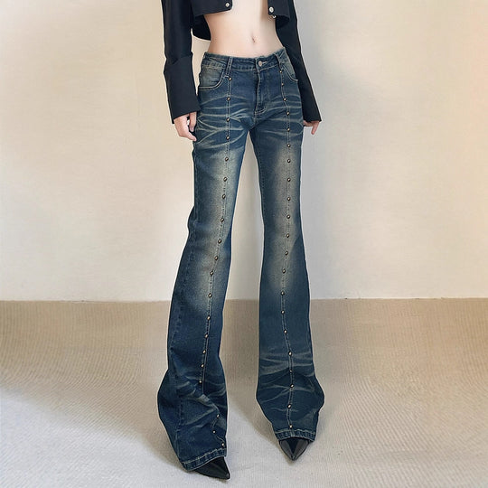Damen Flared Jeans mit dekorativen Knopfdetails und herausragendem Denim-Finish EB