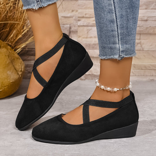 Damen  minimalistische Samt-Ballerina mit dekorativer Fußkette und ergonomischem Komfortfußbett EB