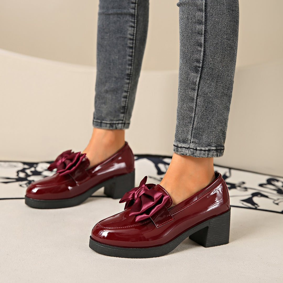 Damen Elegante Schnürschuhe mit dekorativen Schleifen und glänzendem Finish EB