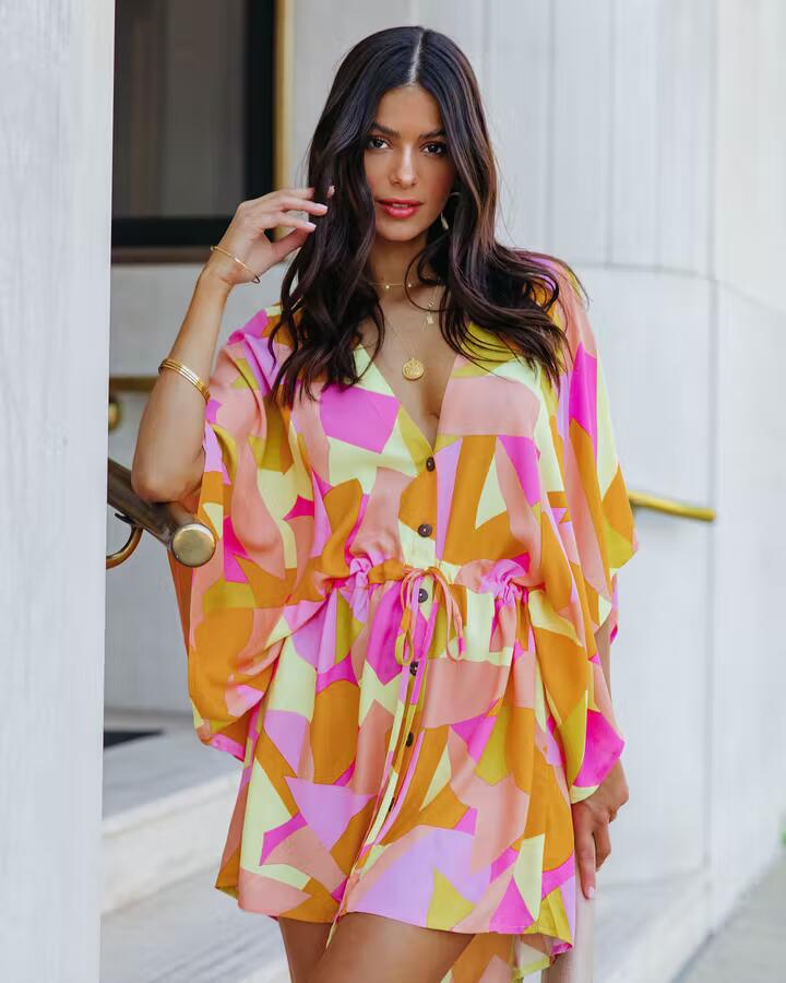 Damen angehendes Strandkleid mit eleganter Taillenbindung und einzigartigem Muster EB