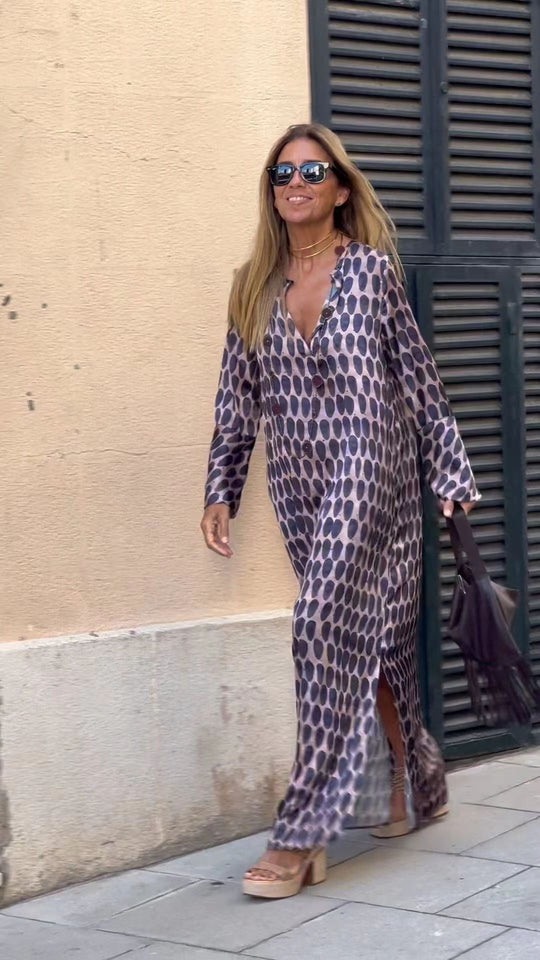 Damen Maxikleid mit modernen Mustern EB