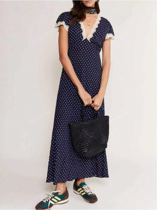 Damen Maxikleid mit raffiniertem Schnitt und floralen Spitzenakzenten EB