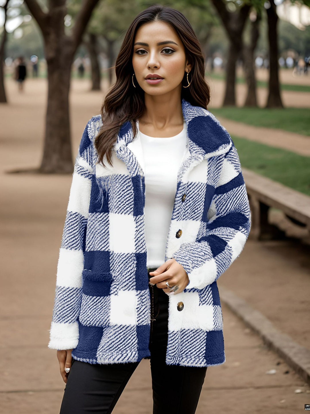 Damen Kuschelige Karojacke mit Druckknopfverschluss und Seitentaschen EB