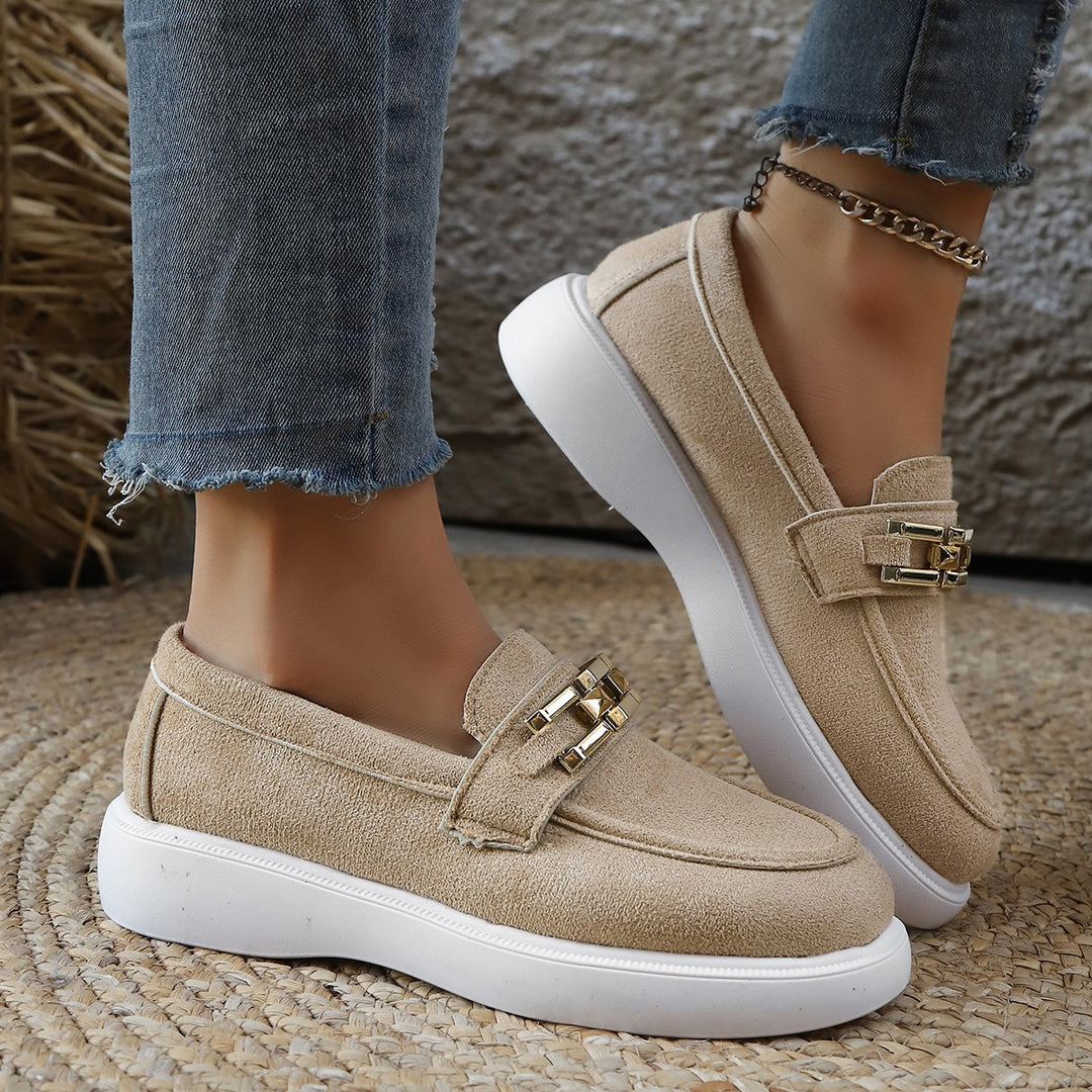 Damen Stylish Slip-On Loafer-Schuhe mit modischem Metall-Element EB