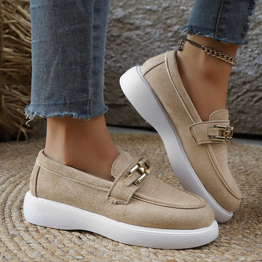 Damen Stylish Slip-On Loafer-Schuhe mit modischem Metall-Element EB