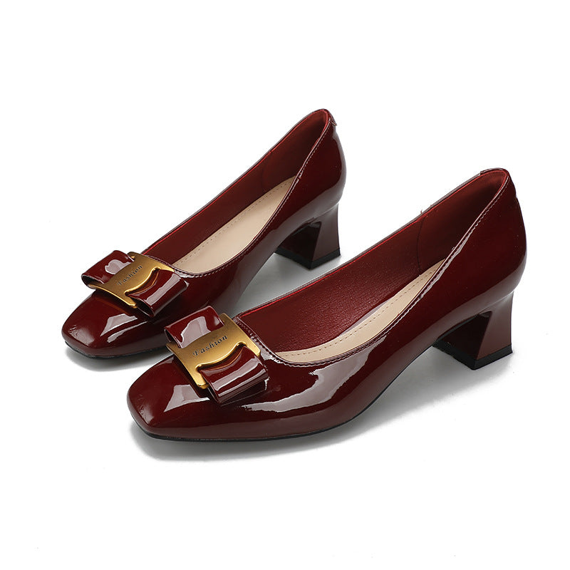 Damen elegante Pumps mit geschmackvollem Schmuckdetail EB