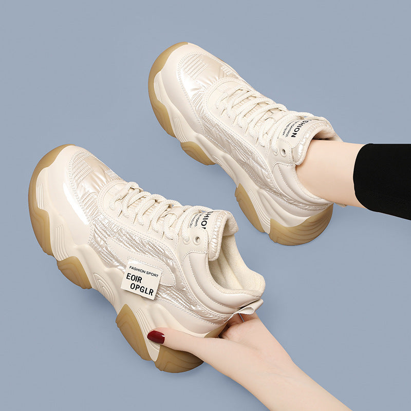 Damen Sportliche Fashion-Sneaker mit ergonomischer Dämpfung und glänzendem Obermaterial EB