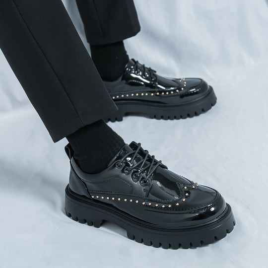 Damen Plateau-Brogue Derby mit markanter Profilsohle und Lacklederoptik EB