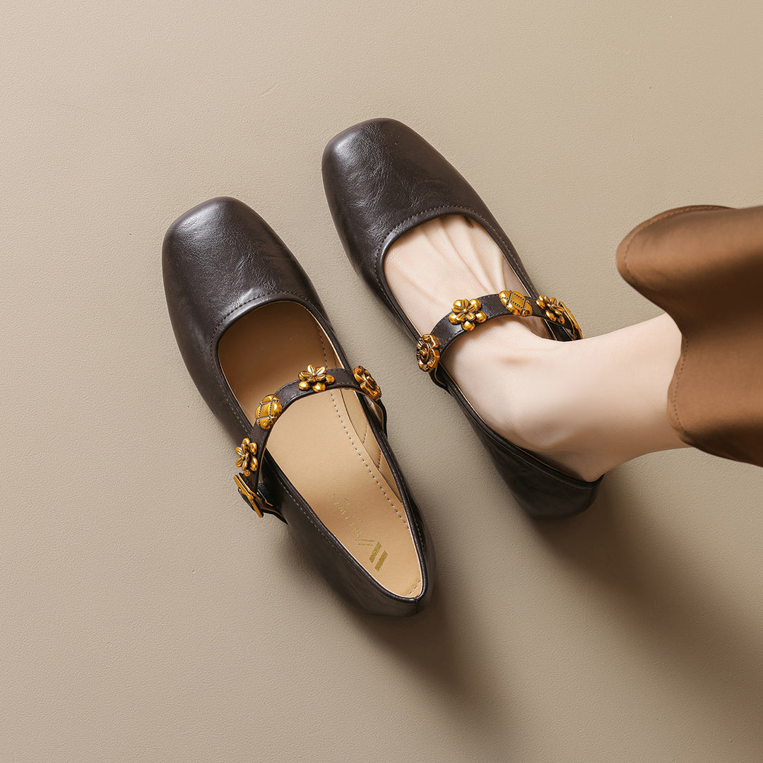 Damen Ballerinas mit dekorativem Riemchen und Blumenakzenten EB