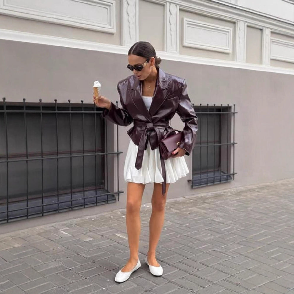 Damen Kunstlederblazer mit taillierbarem Gürtel EB