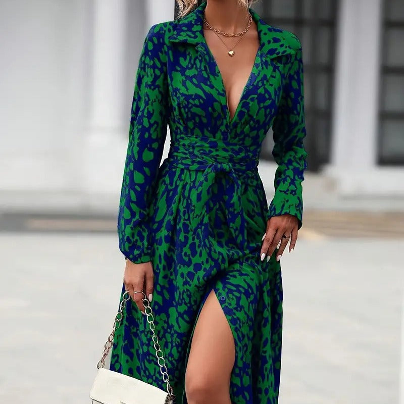 Damen Maxikleid mit eleganter Wickeloptik und raffinierten Blumendetails EB