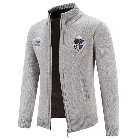 Herren modische Strickjacke mit hohem Kragen und detailreicher Stickerei EB