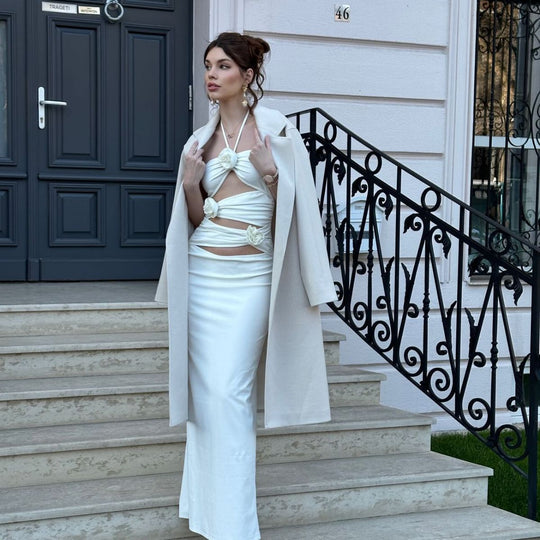 Damen Elegantes Maxikleid mit raffinierten drapierten Details und floralem Akzent EB