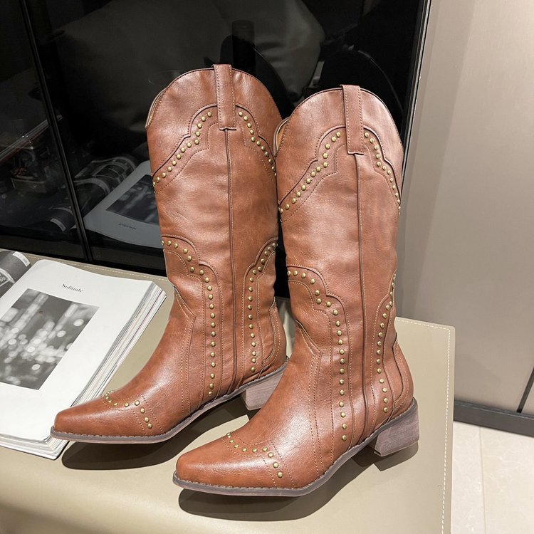 Damen Cowboystiefel mit modischen Nietenakzenten und komfortablem Blockabsatz EB