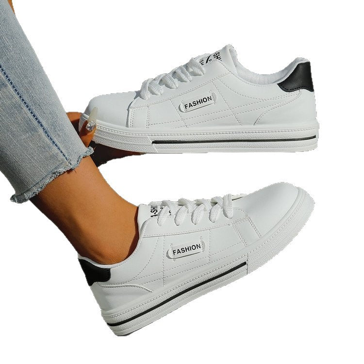 Damen Sneakers mit klassischem Design und modischem Akzent EB
