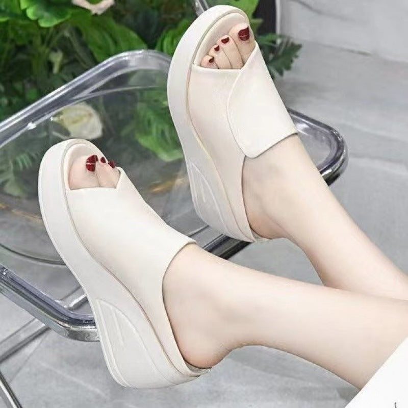 Damen Plattform-Sandalen mit geschwungenem Design und Komfortfußbett EB