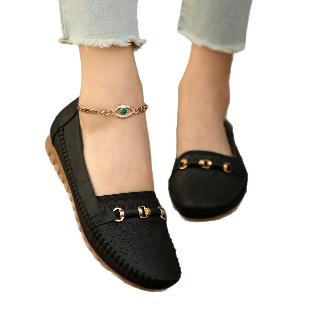 Damen  perforierte Komfort-Loafer mit goldfarbener Zierschnalle, gewelltem Vorderblatt und konturierter Memory-Innensohle EB