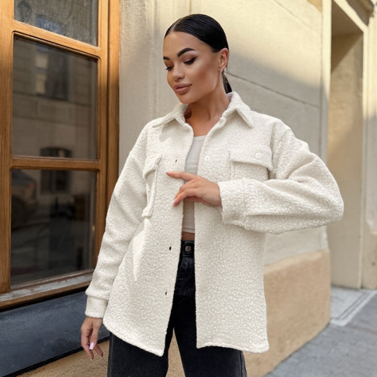 Damen Flauschige Utility-Jacke mit großen Taschen und Knopfdetails EB