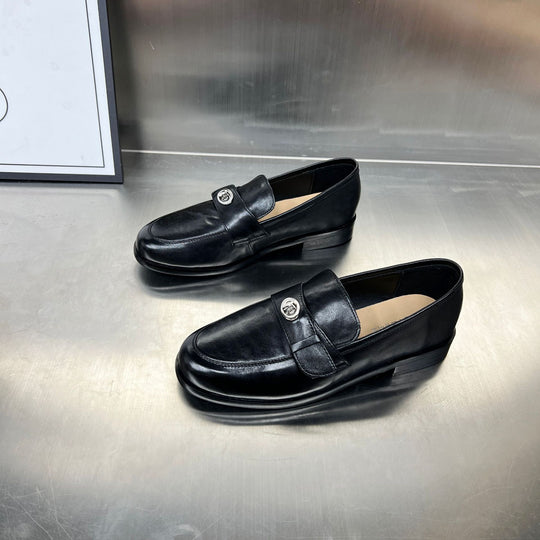 Damen Luxus-Leder Mokassins mit modischem Schmuckdetail EB