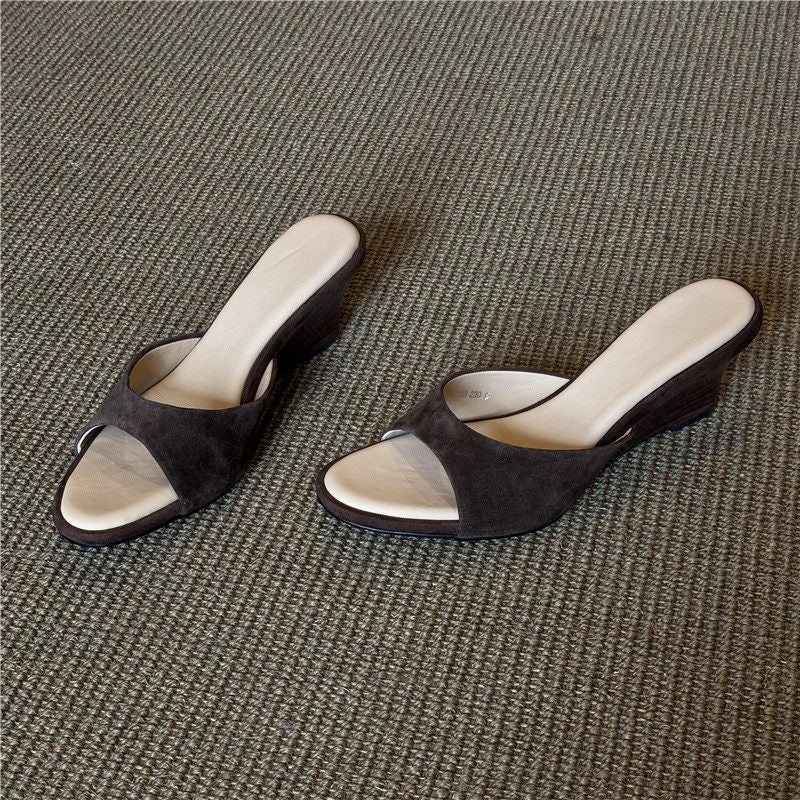 Damen elegante Keil-Mules mit geschwungener Sohle EB