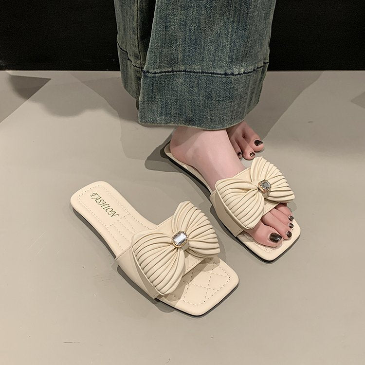 Damen elegante Pantoletten mit Rüschen- und Schmuckakzent EB