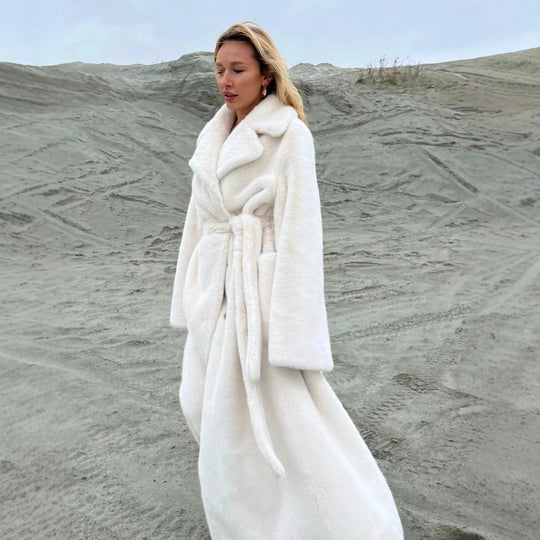 Damen Eleganter, gefütterter Wintermantel mit breitem Revers EB