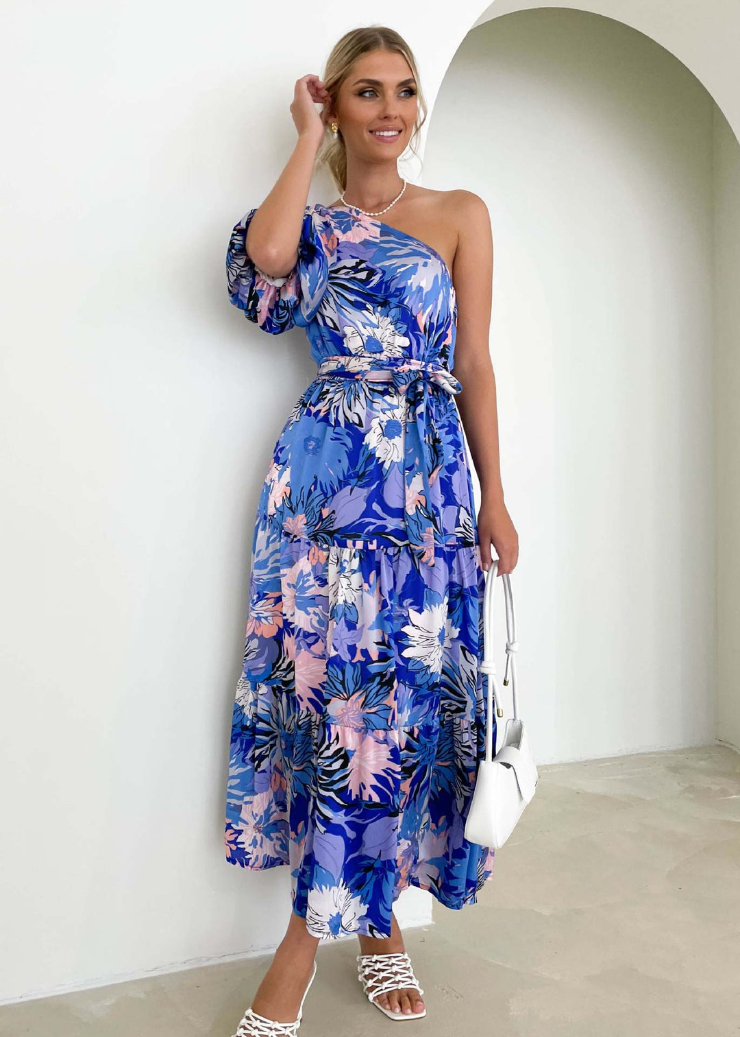 Damen Maxikleid mit verspieltem asymmetrischen Schnitt und Puffärmel EB