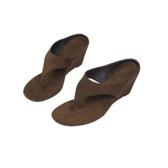 Damen Wedge-Pantoletten mit eleganter Zehentrenner-Optik und weichem Obermaterial EB