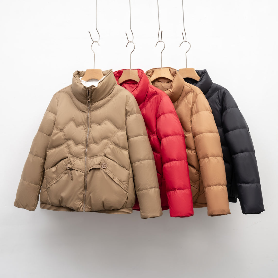 Damen Steppjacke mit dekorativen Knopfdetails und hohem Kragen EB
