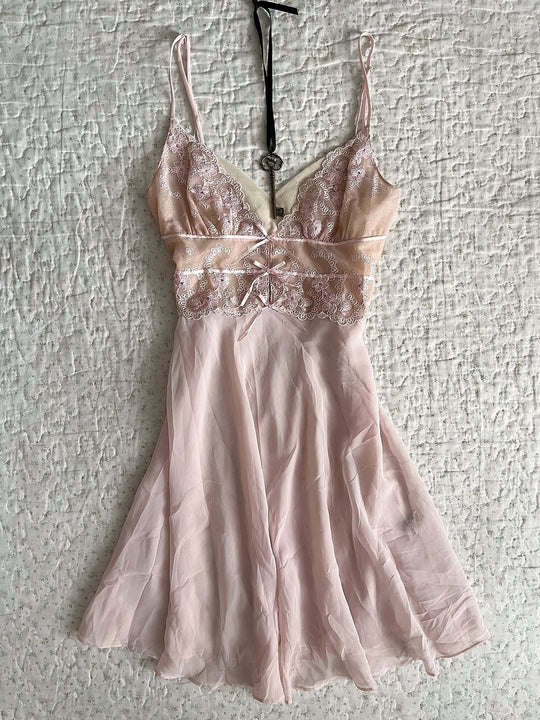 Damen Elegantes Nachthemd mit Spitzenverzierungen EB