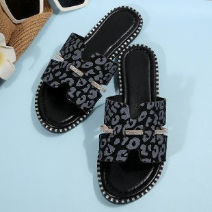 Damen bequeme Slides mit modischem Leopardenmuster und funkelnden Akzenten EB