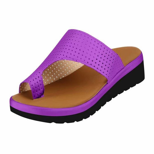 Damen nan lässige Zehensteg-Slipper mit gelochtem Soft-Obermaterial und dämpfender Keilsohle EB