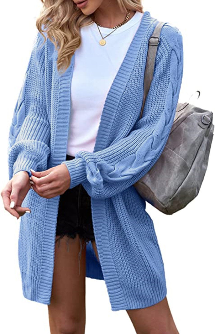 Damen Grobstrickjacke mit elegantem Zopfmuster und lässigem Schnitt EB